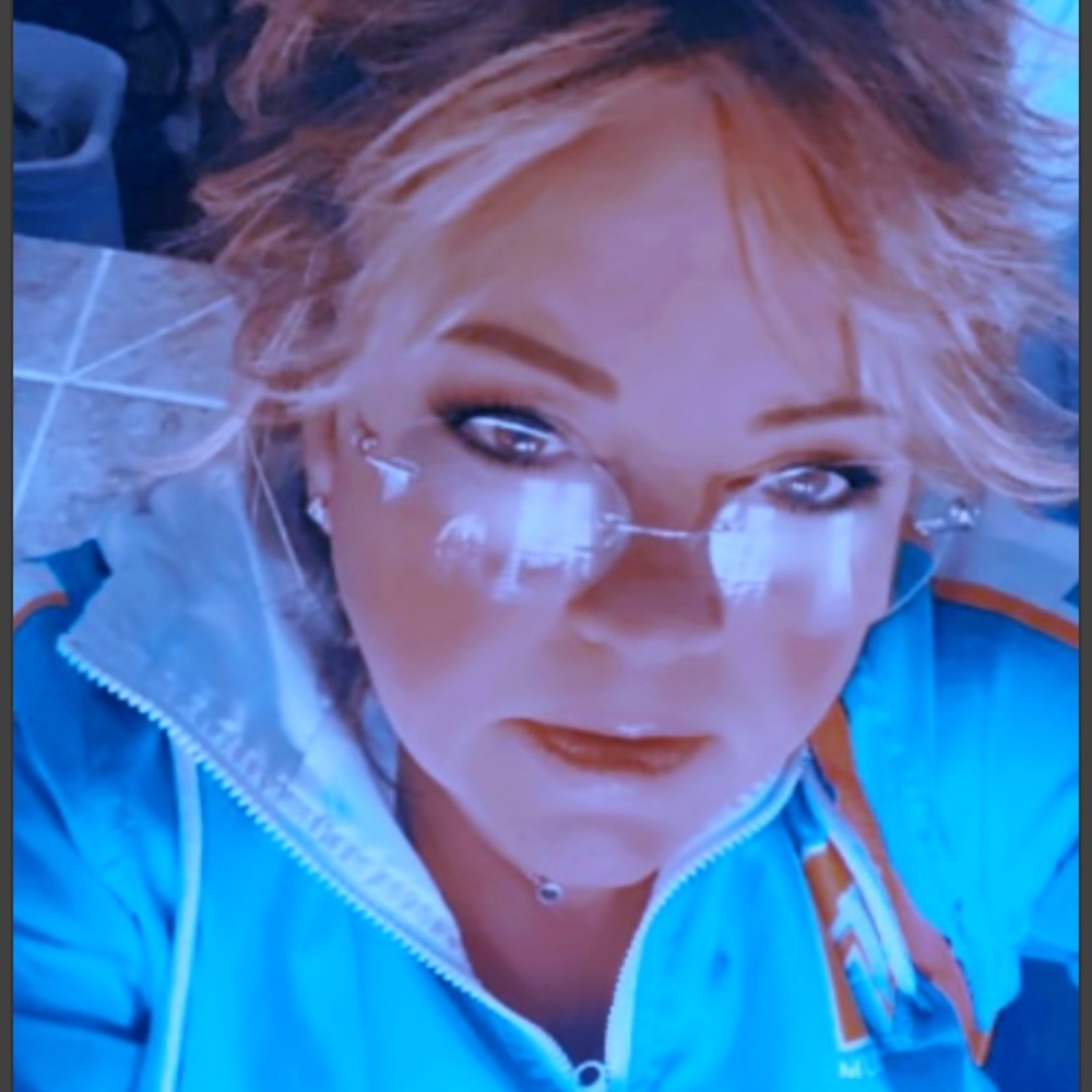 Meet your Posher, Denise